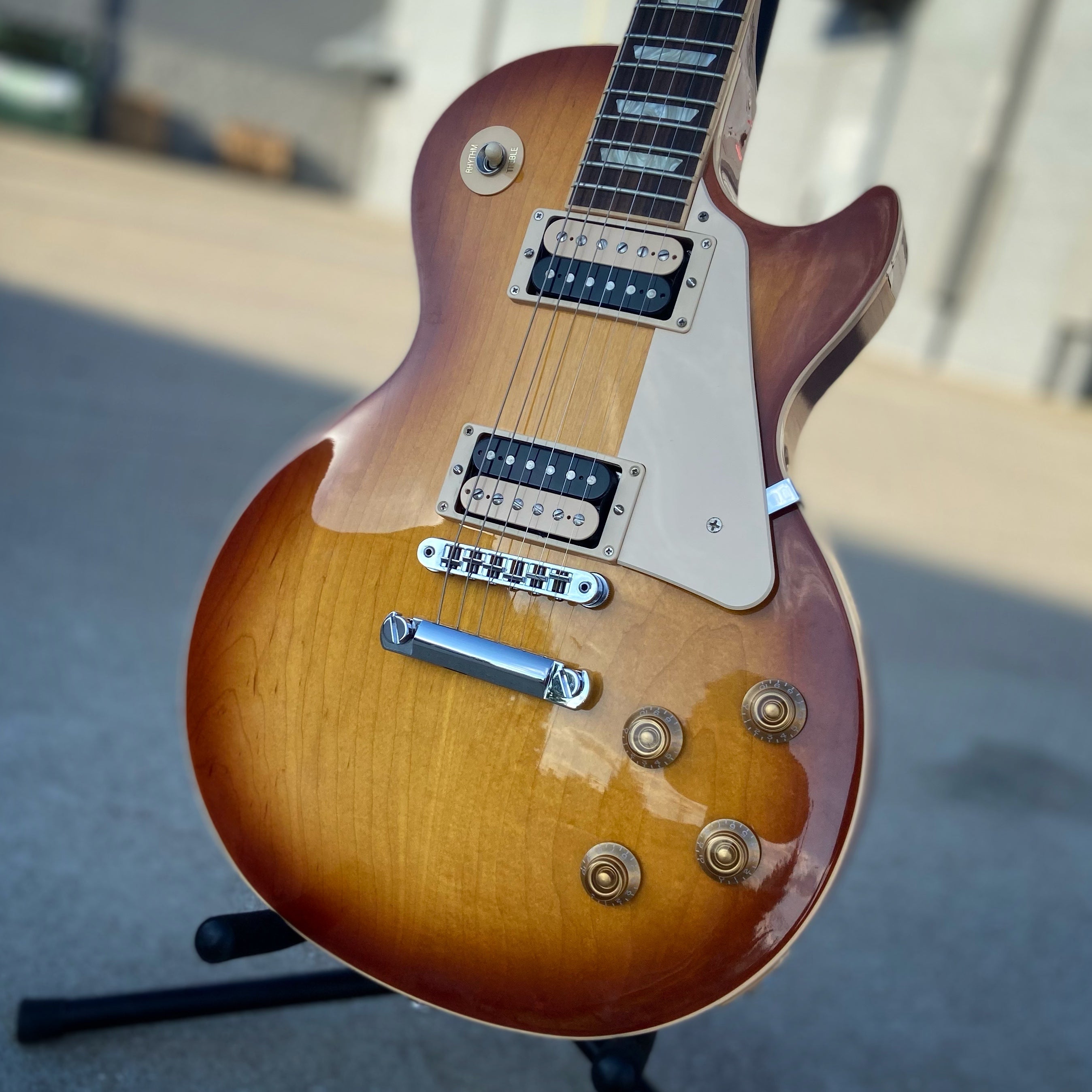 2016 Gibson Les Paul Traditional, Honey SB w Toggle Knobs / Battery 9l –  Melody Music Shop LLC