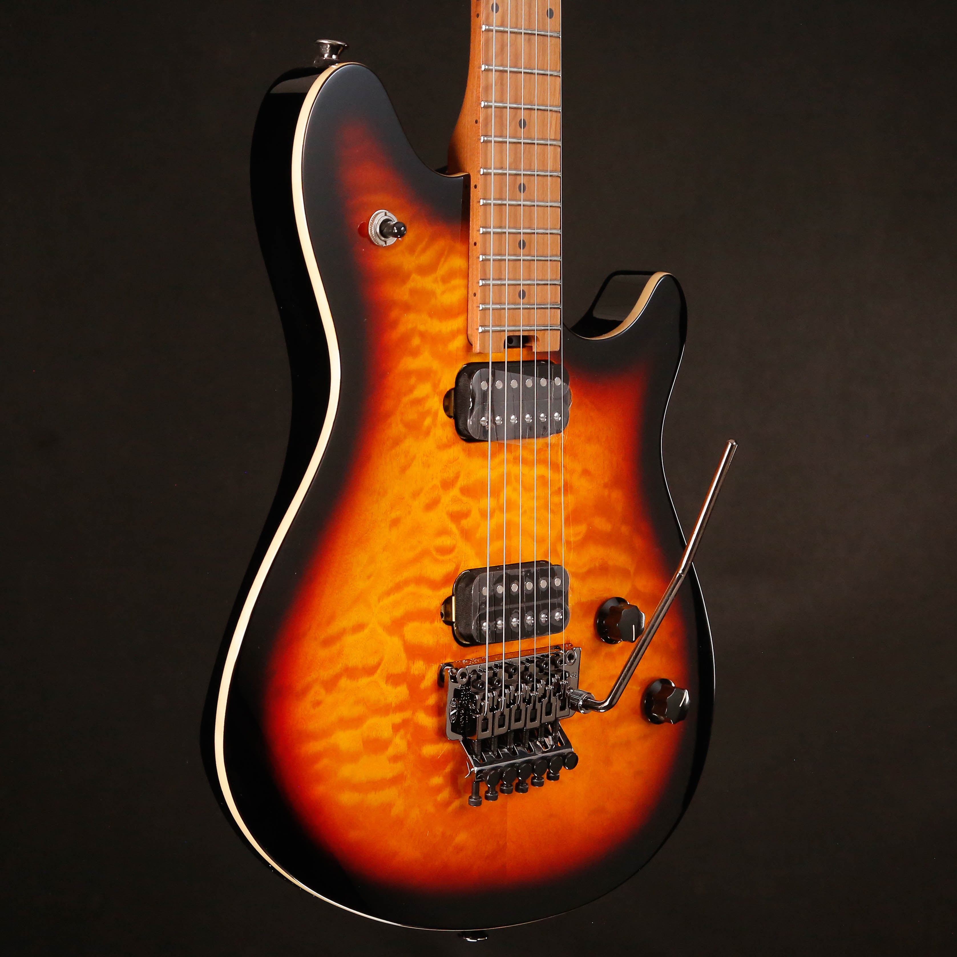 EVH Wolfgang WG Standard QM, Baked Maple Fb, 3-Color Sunburst