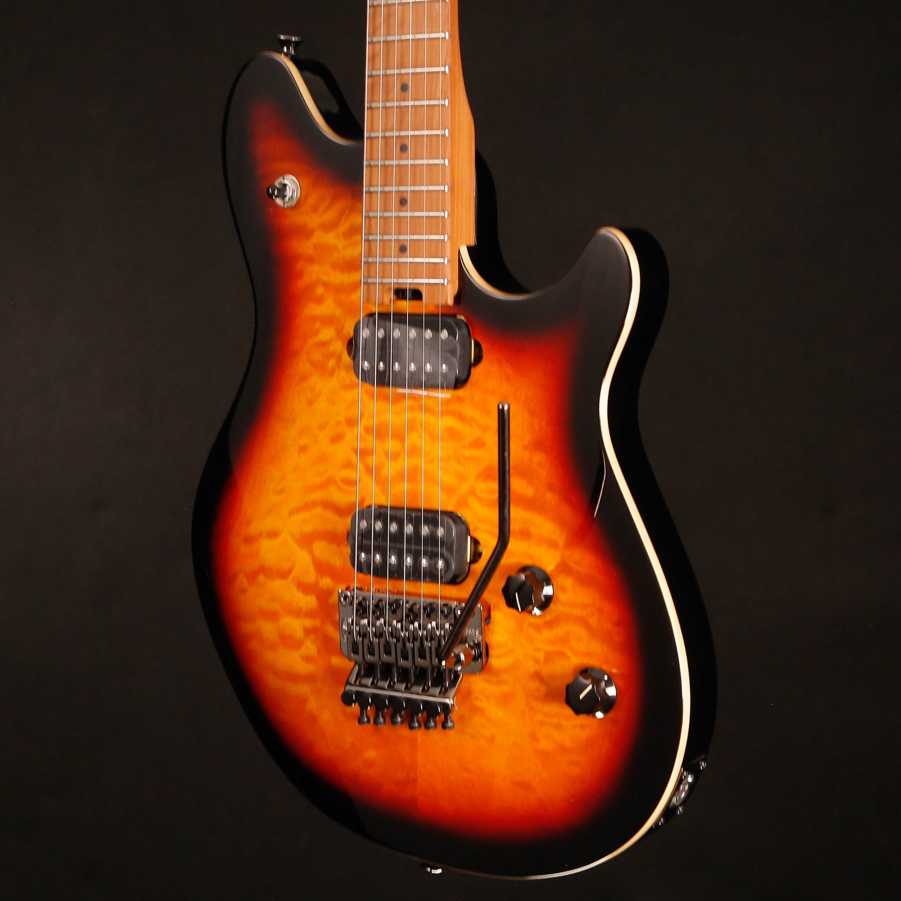 EVH Wolfgang WG Standard QM, Baked Maple Fb, 3-Color Sunburst