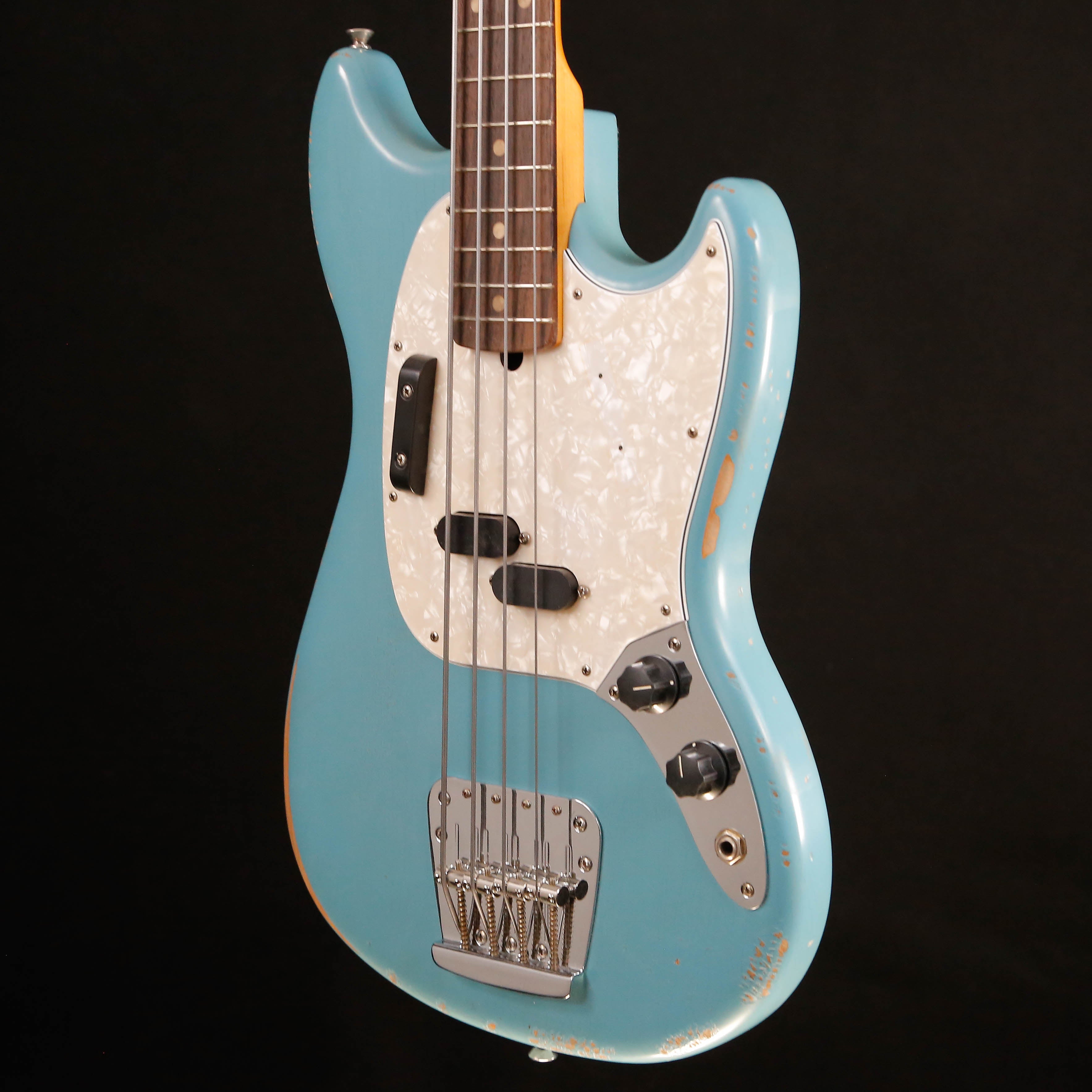 Fender JMJ Road Worn Mustang Bass, Rosewood Fb, Faded Daphne Blue