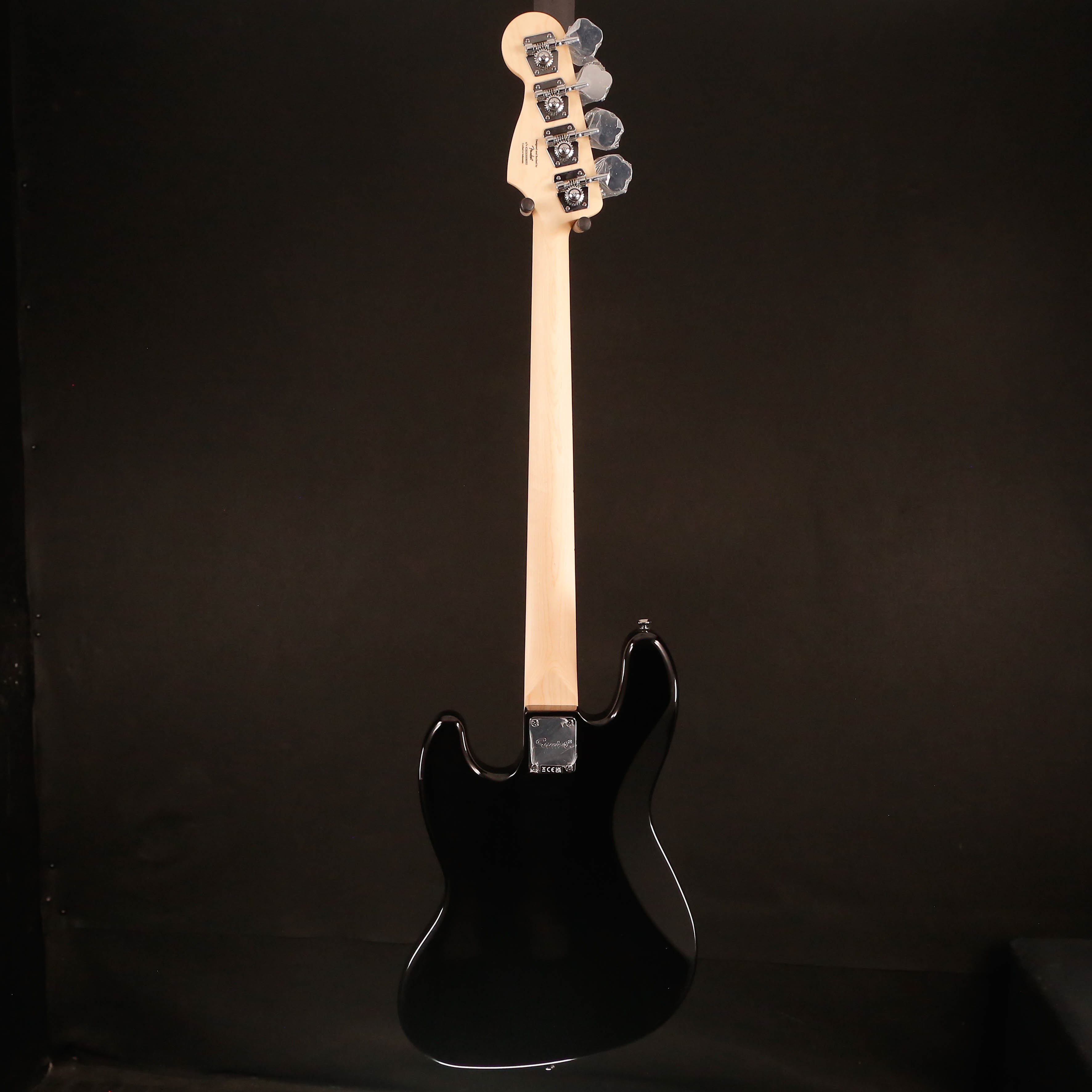 Squier Affinity Series Jazz Bass, Maple Fb, Black – Melody Music