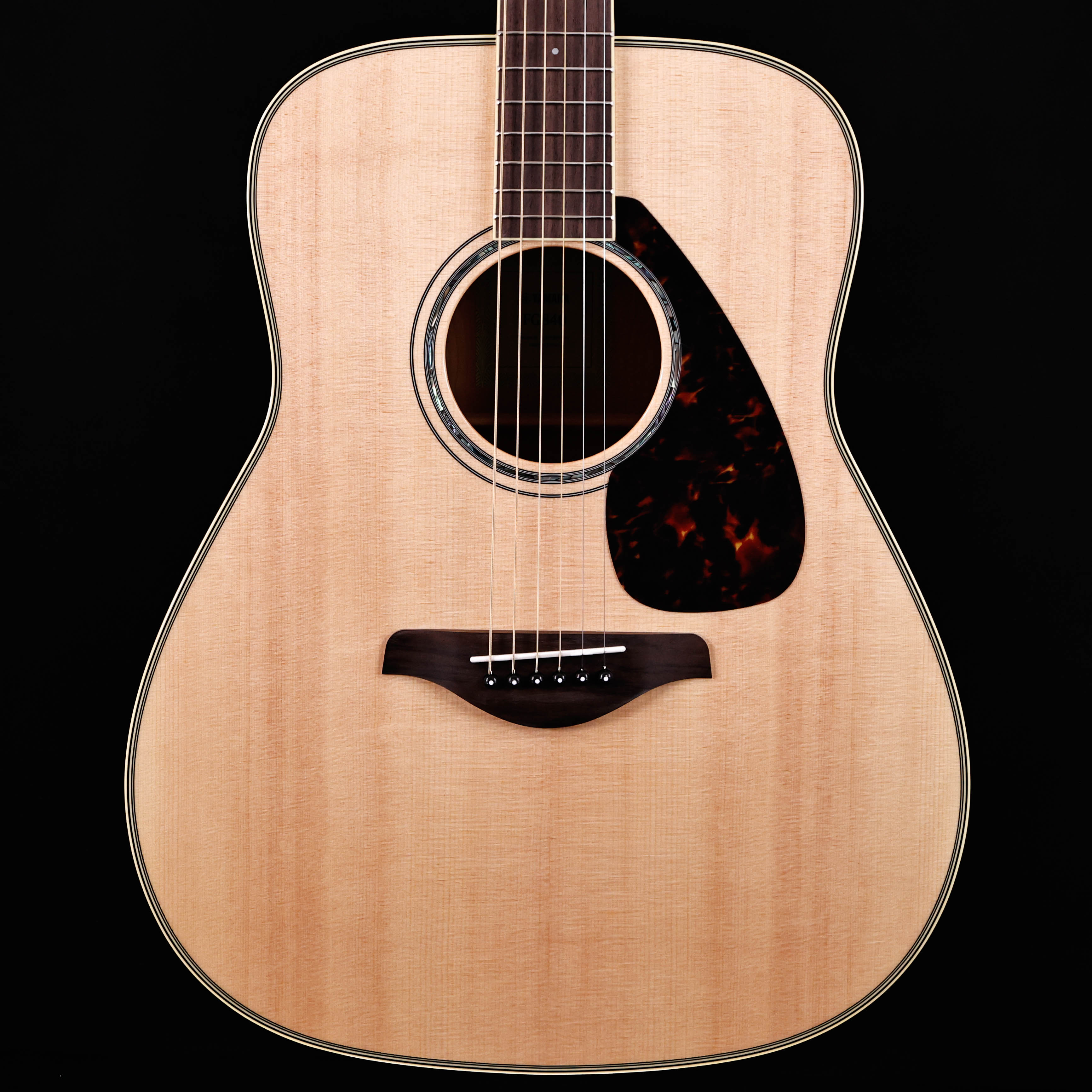 Yamaha FG840 Natural Folk Guitar Solid Top Flame Maple B & S 4lbs 4.7oz