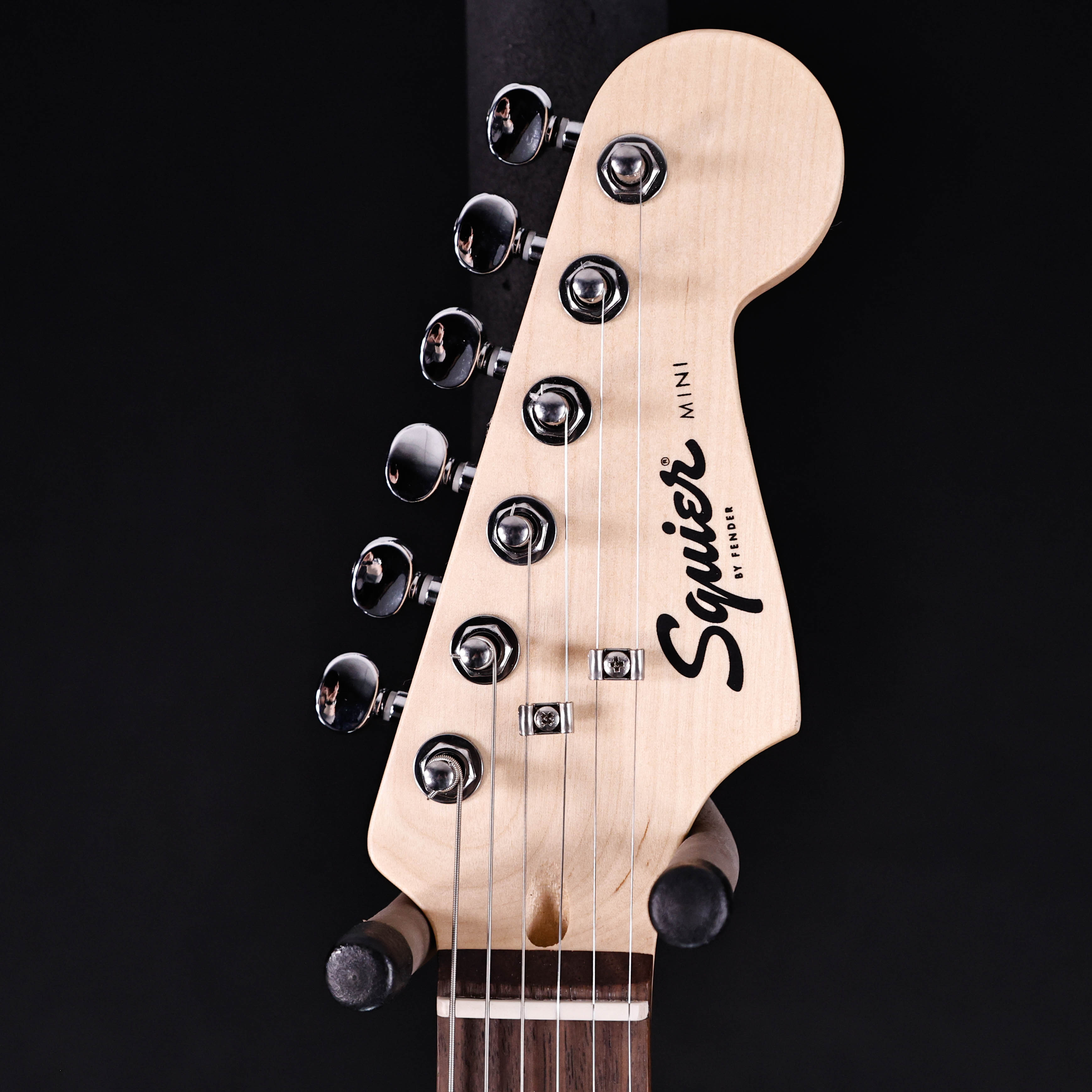 Squier Mini Strat V2, Black 5lbs 8.9oz