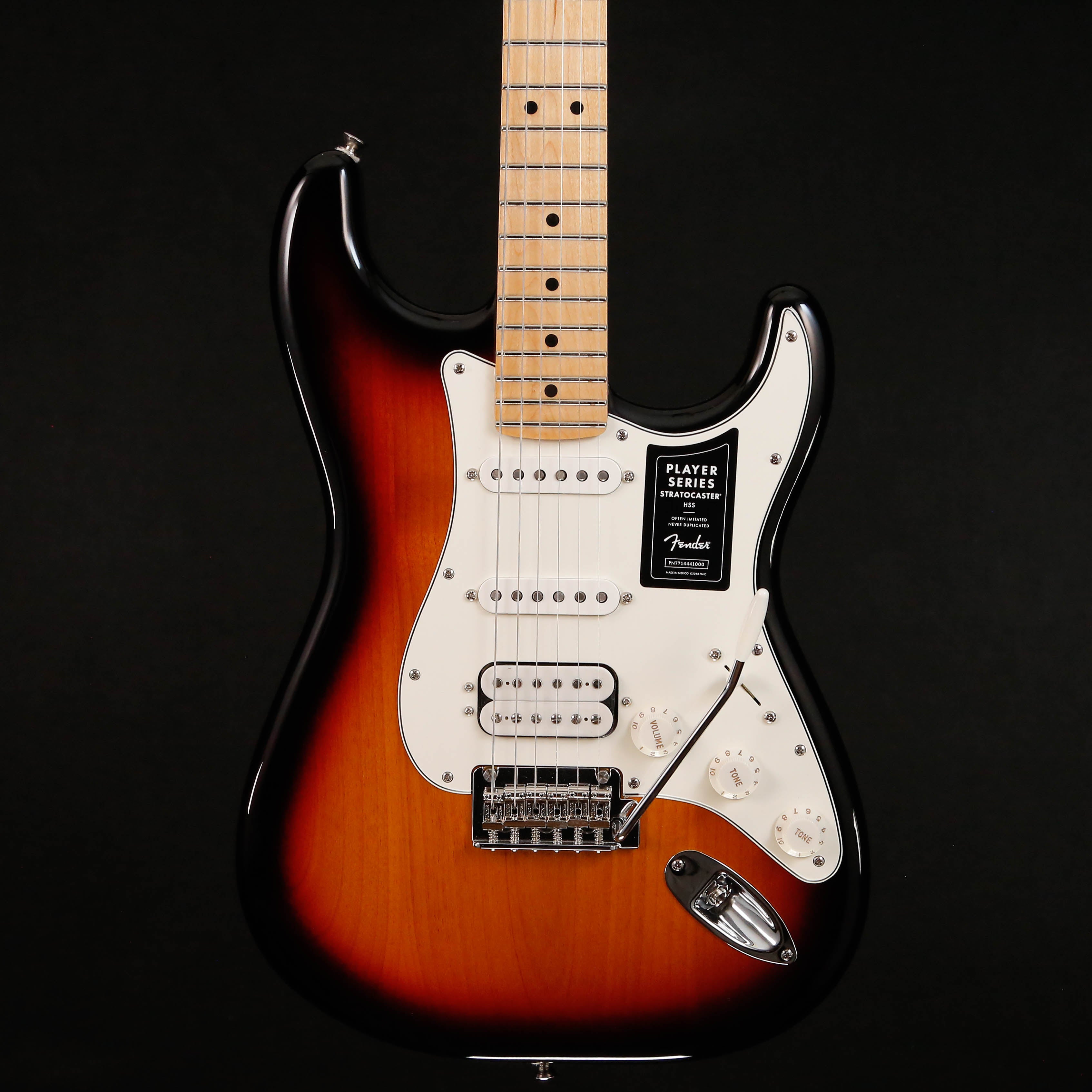 Fender Player Stratocaster HSS, Maple Fb, 3-Color Sunburst