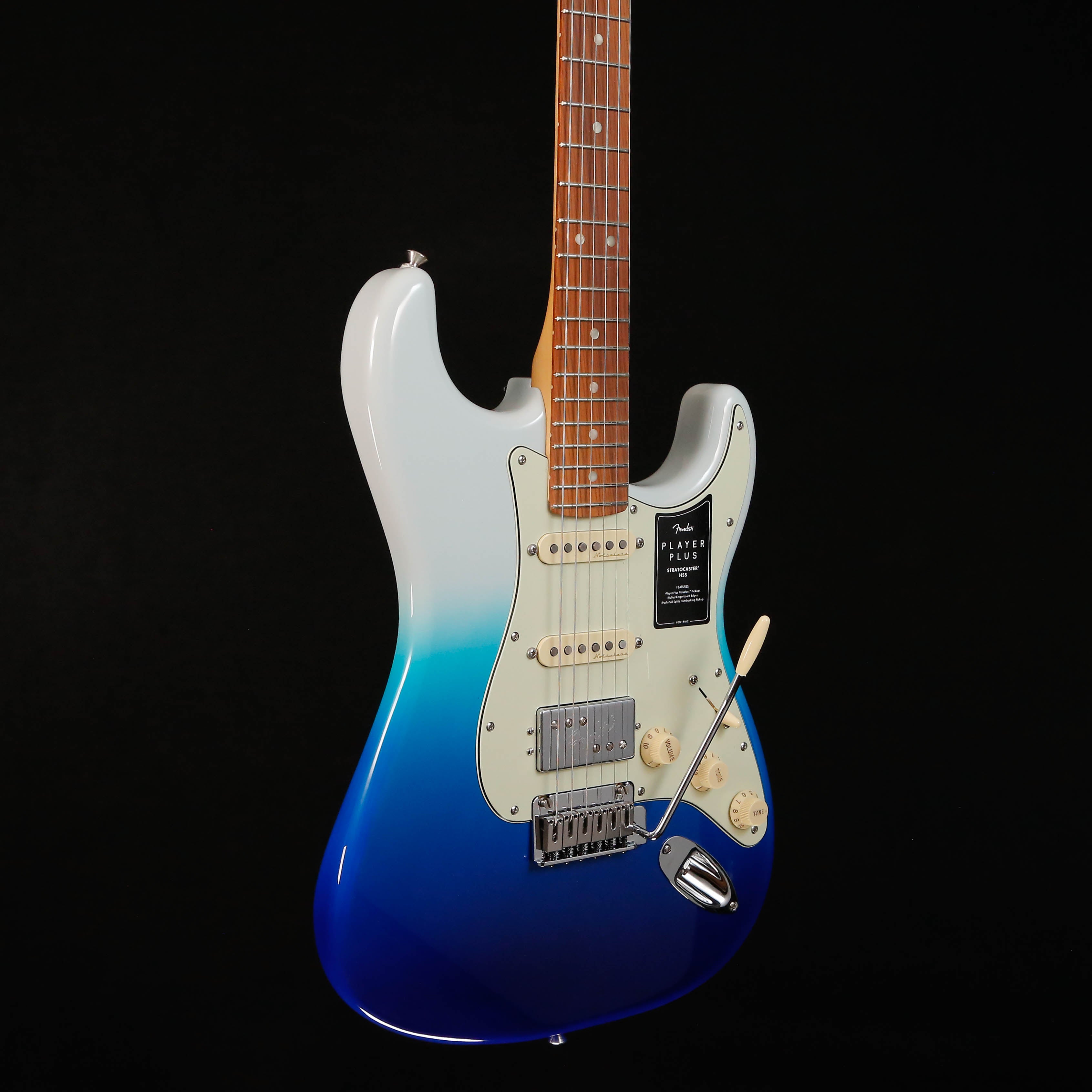 Fender Player Plus Stratocaster HSS, Pau Ferro Fb, Belair Blue