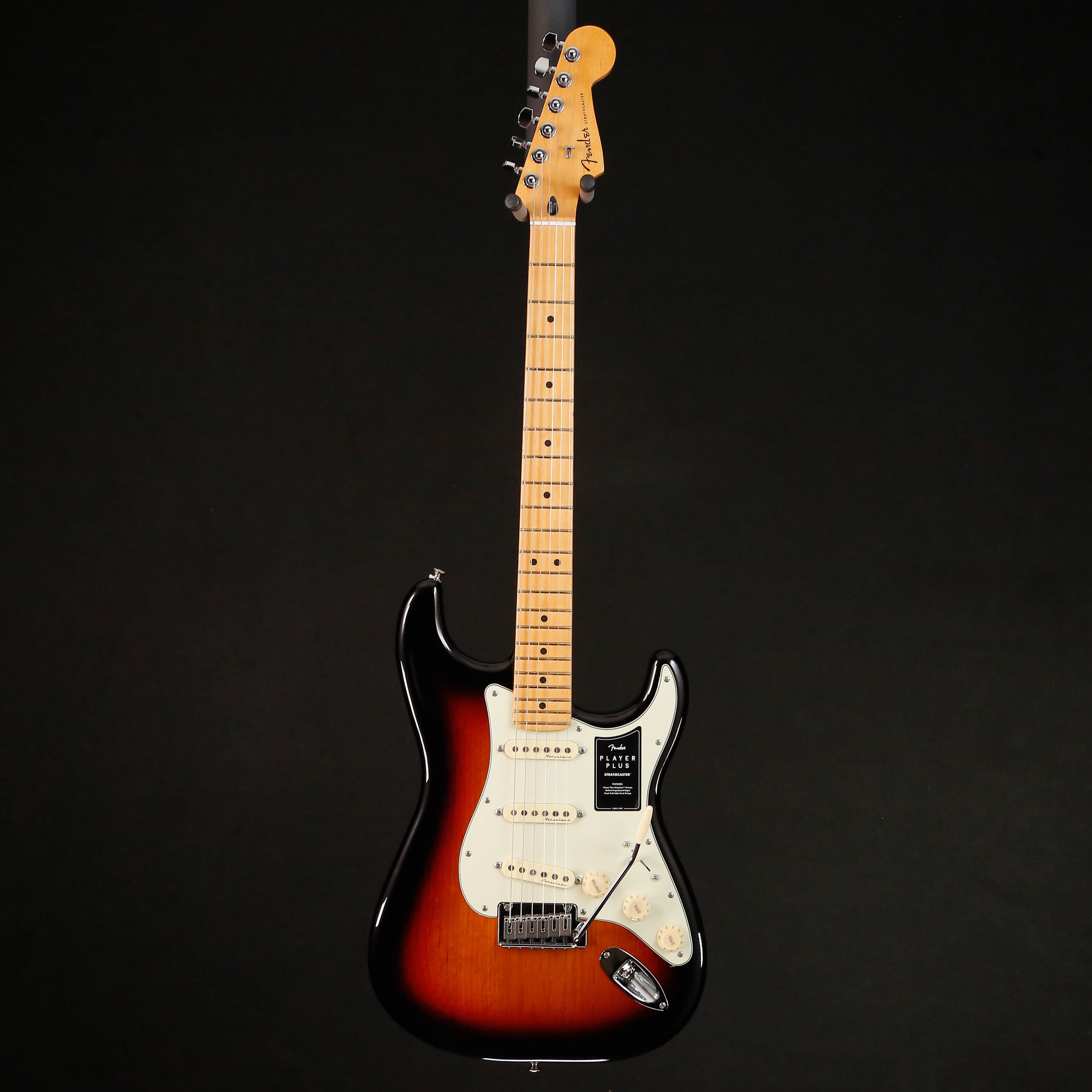 Fender Player Plus Stratocaster, Maple Fb, 3-Color Sunburst