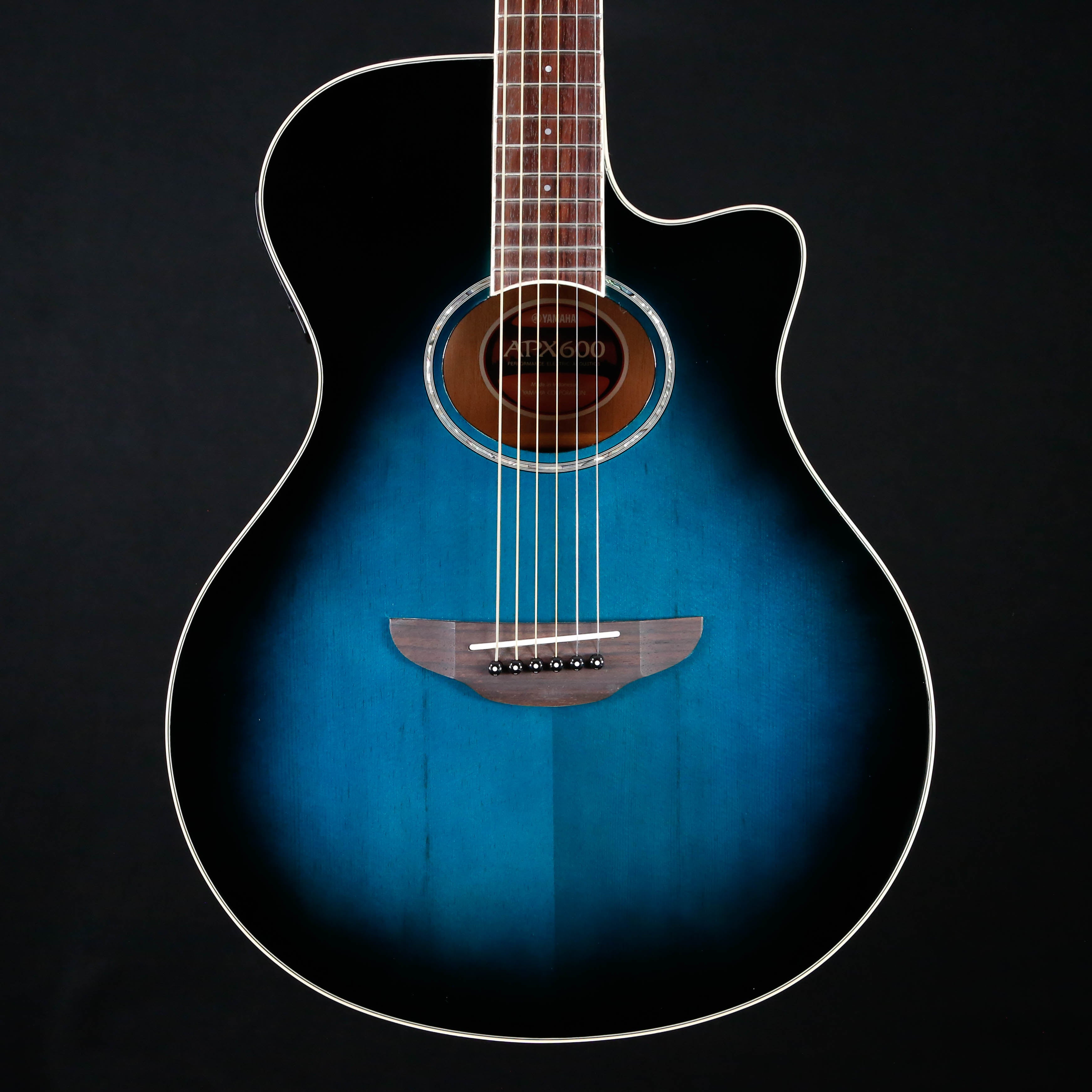 Yamaha APX600 OBB Thinline Body, Spruce Top, Oriental Blue Burst