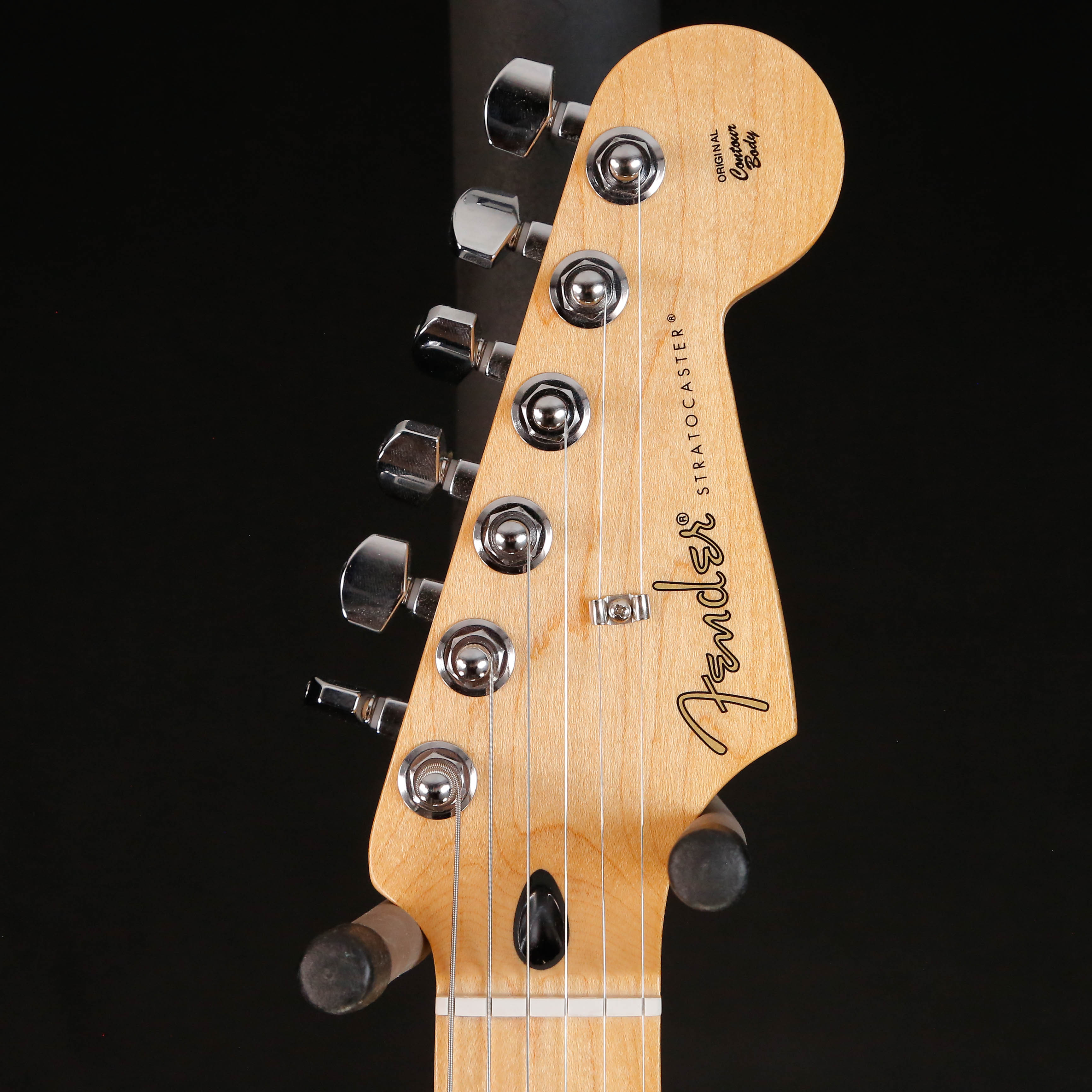 Fender Player Stratocaster HSS, Maple Fb, 3-Color Sunburst