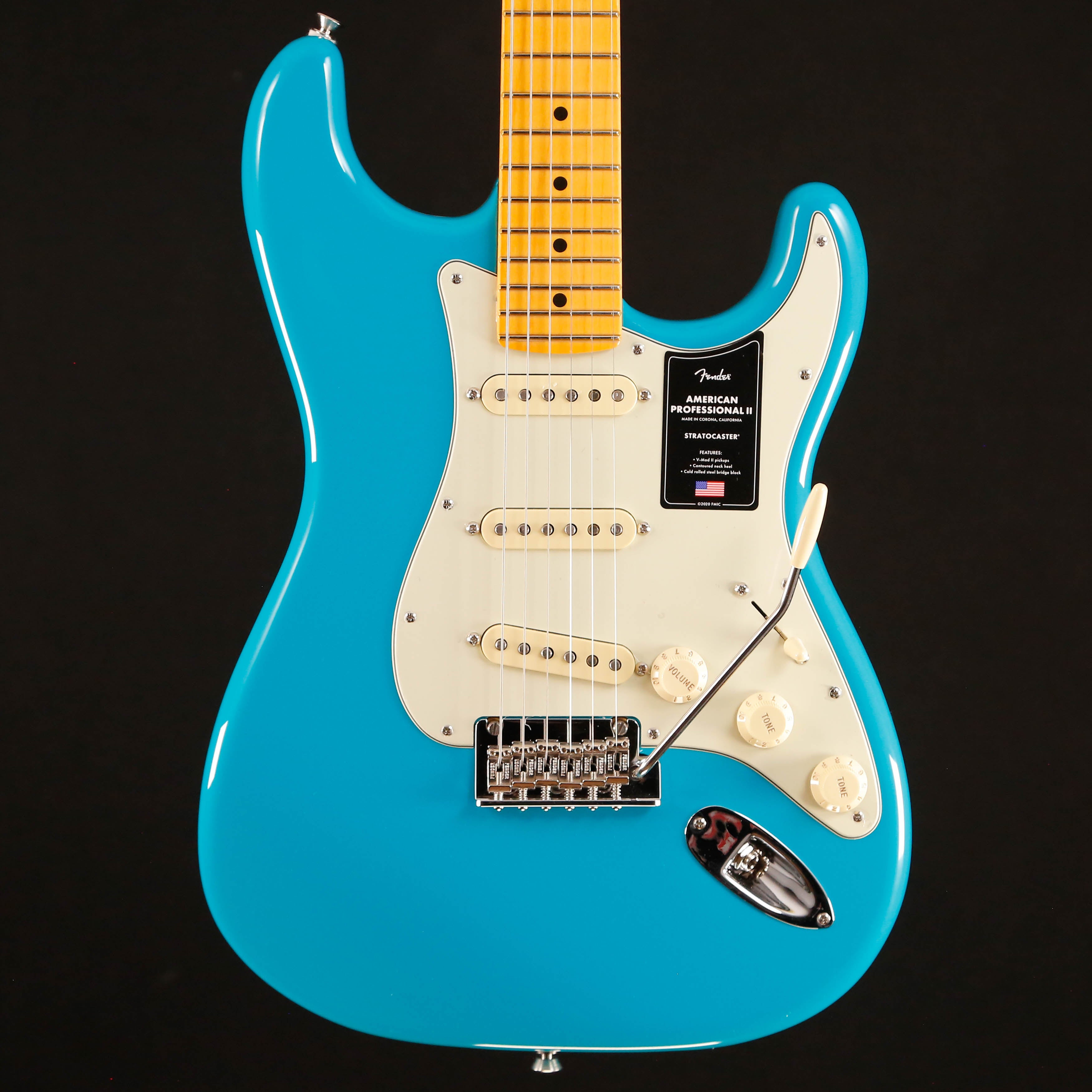 Fender American Professional II Stratocaster, Maple Fb, Miami Blue 7lbs  13.7oz